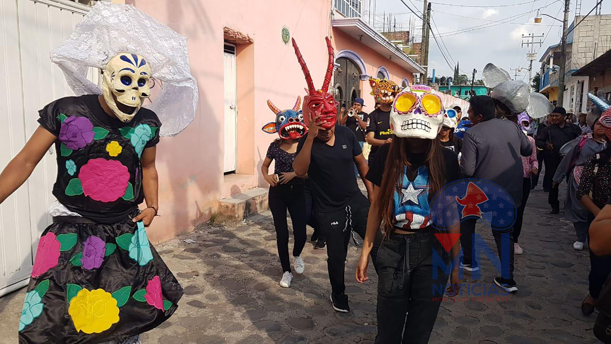 Danzantes en festival. Foto Rosy Linares