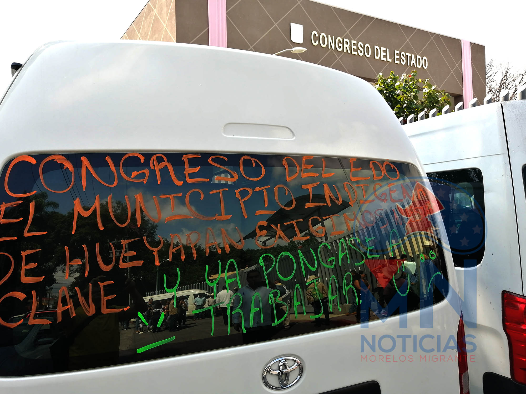 Pobladores de Hueyapan en el Congreso, protesta. Foto Máximo Cerdio