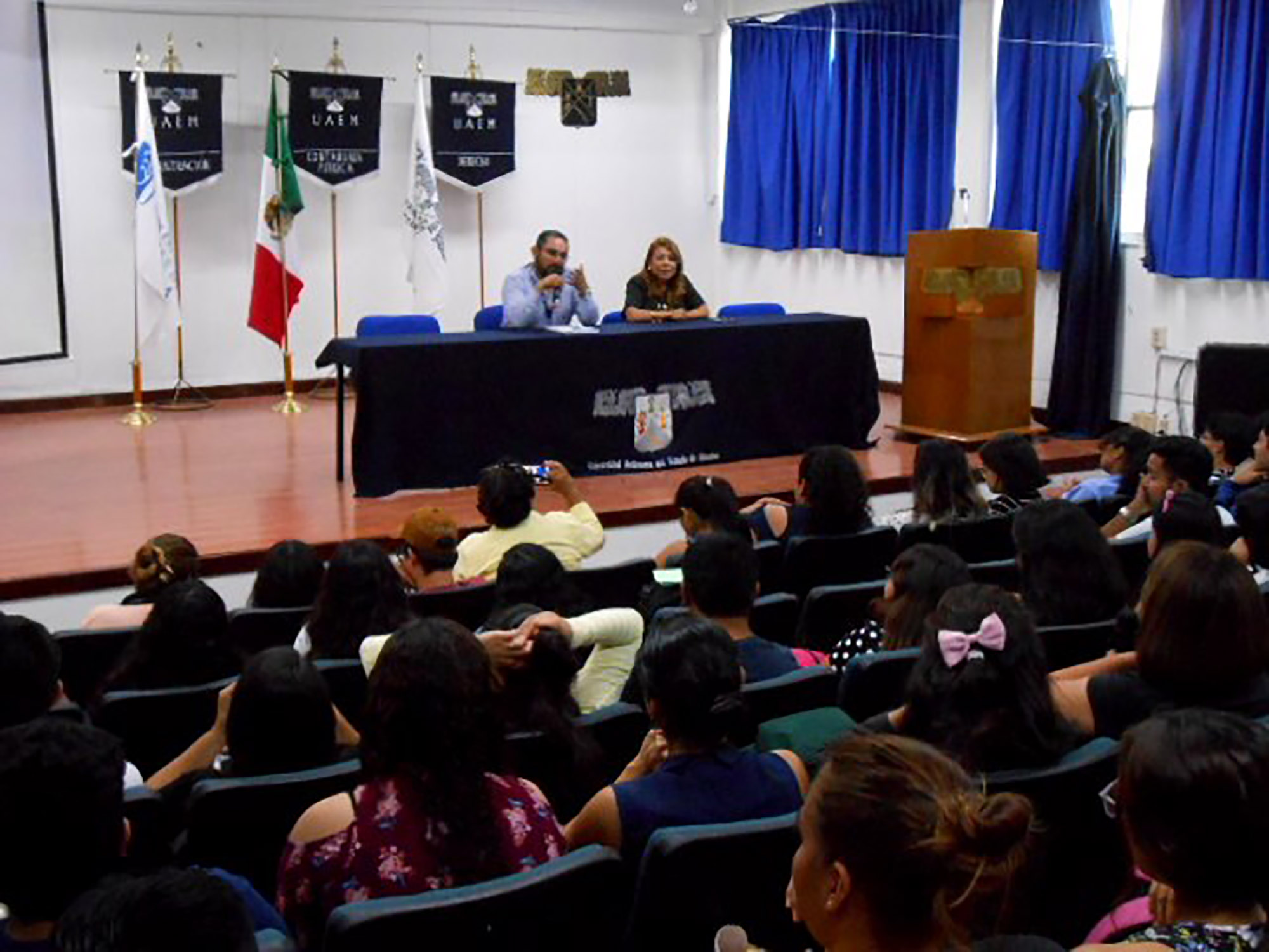 Fiscal Regional Sur se reúne con estudiantes de Jojutla. Foto cortesía