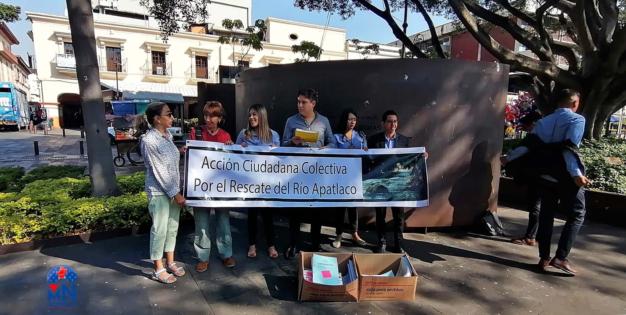 Colectivo ciudadano en conferencia de prensa. Foto Máximo Cerdio