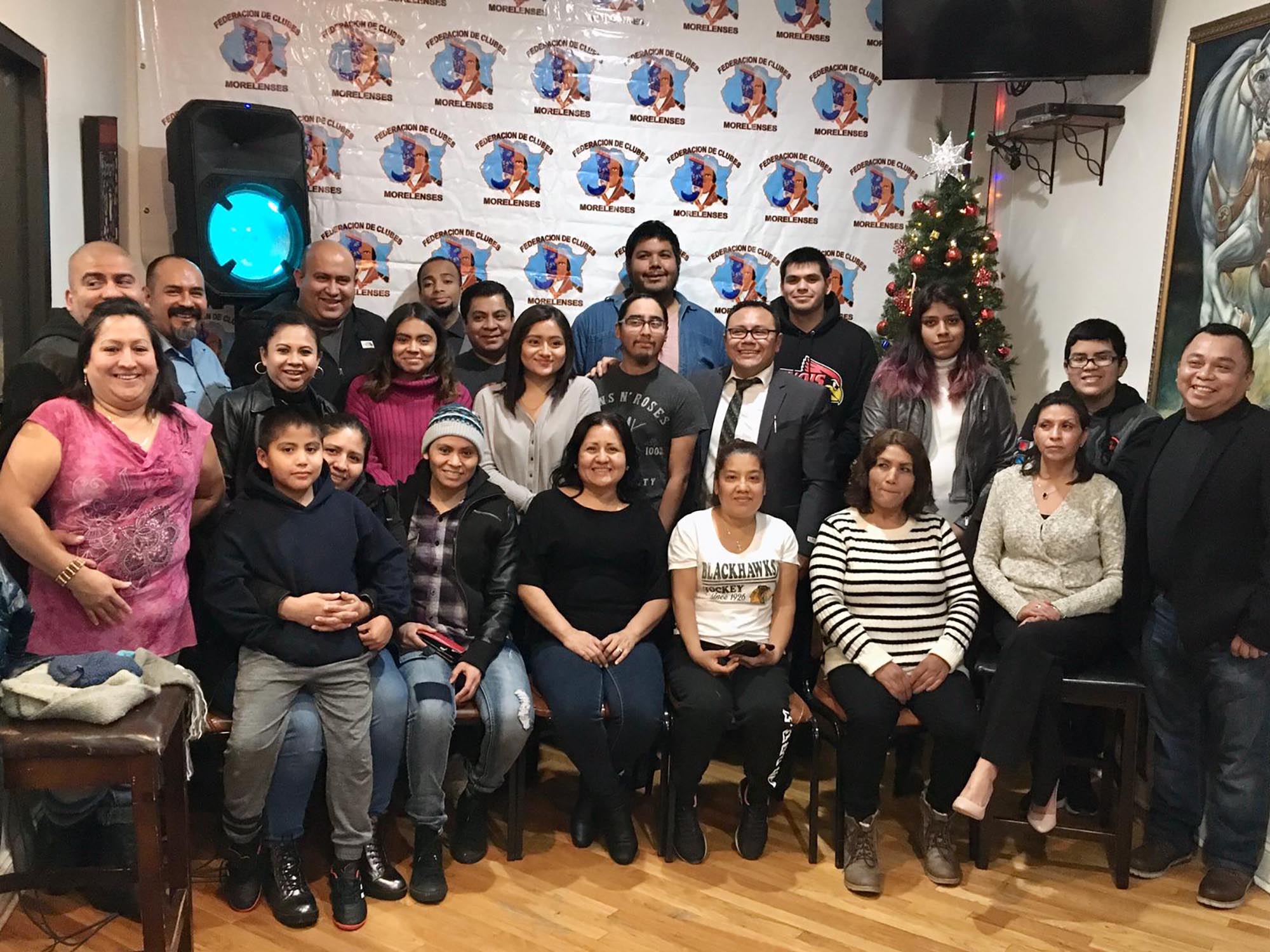 Directivos de la federación y algunos beneficiarios. Foto cortesía