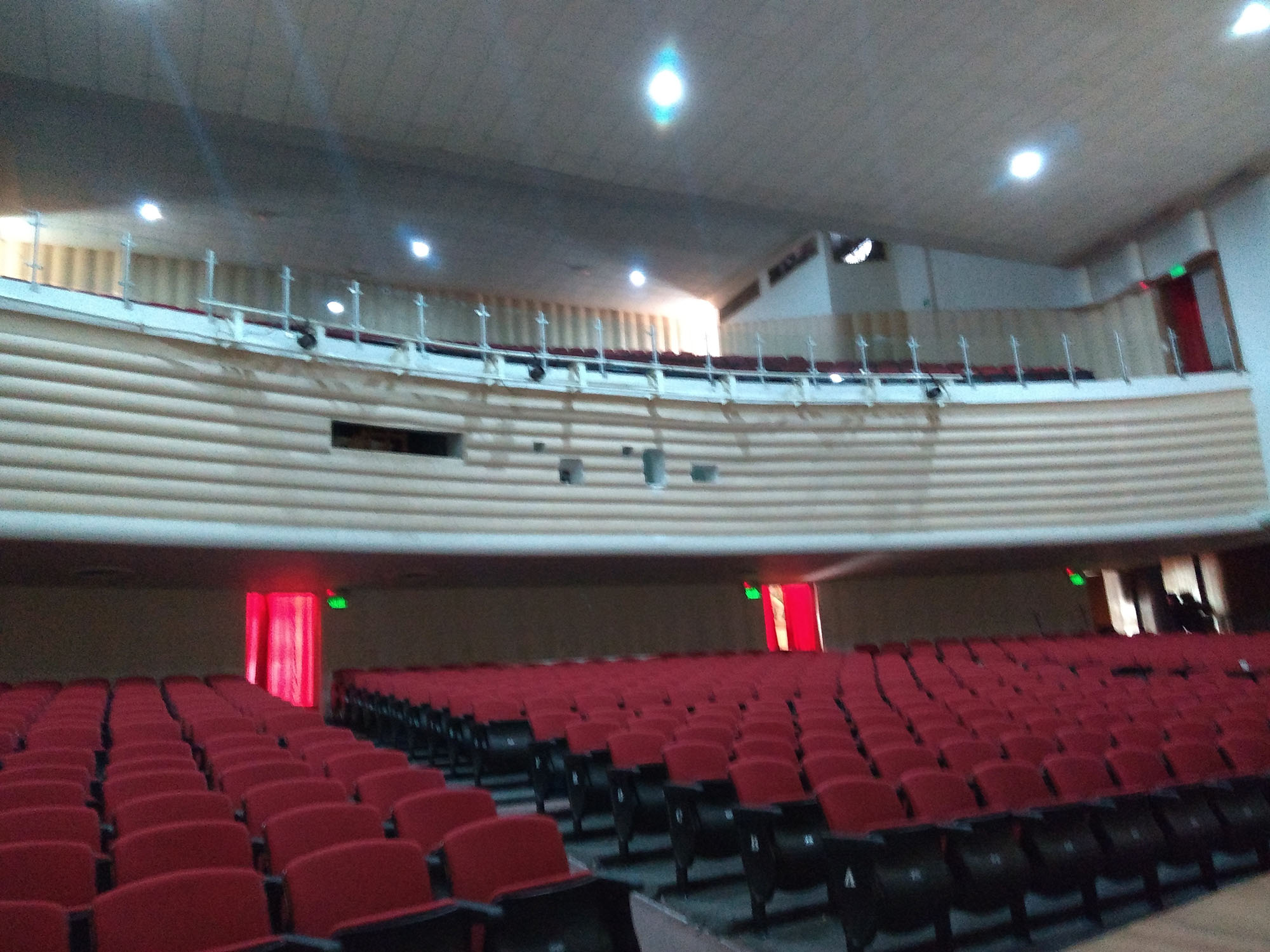 Interior teatro Narciso Mendoza. Foto Rosy Linares