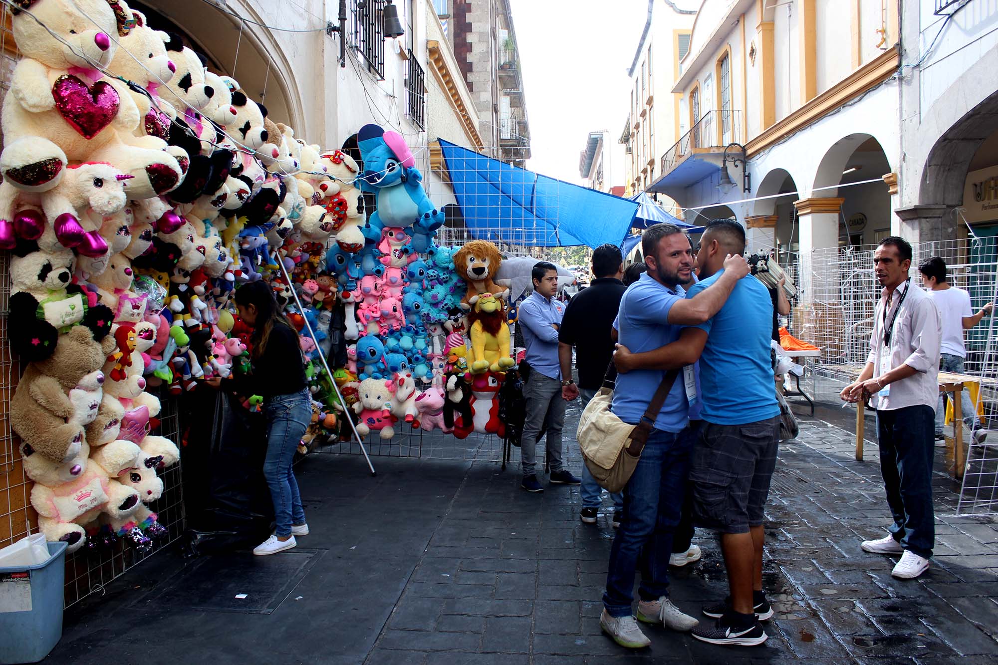 Comerciantes instalados en la calle Guerrero. Foto cortesía