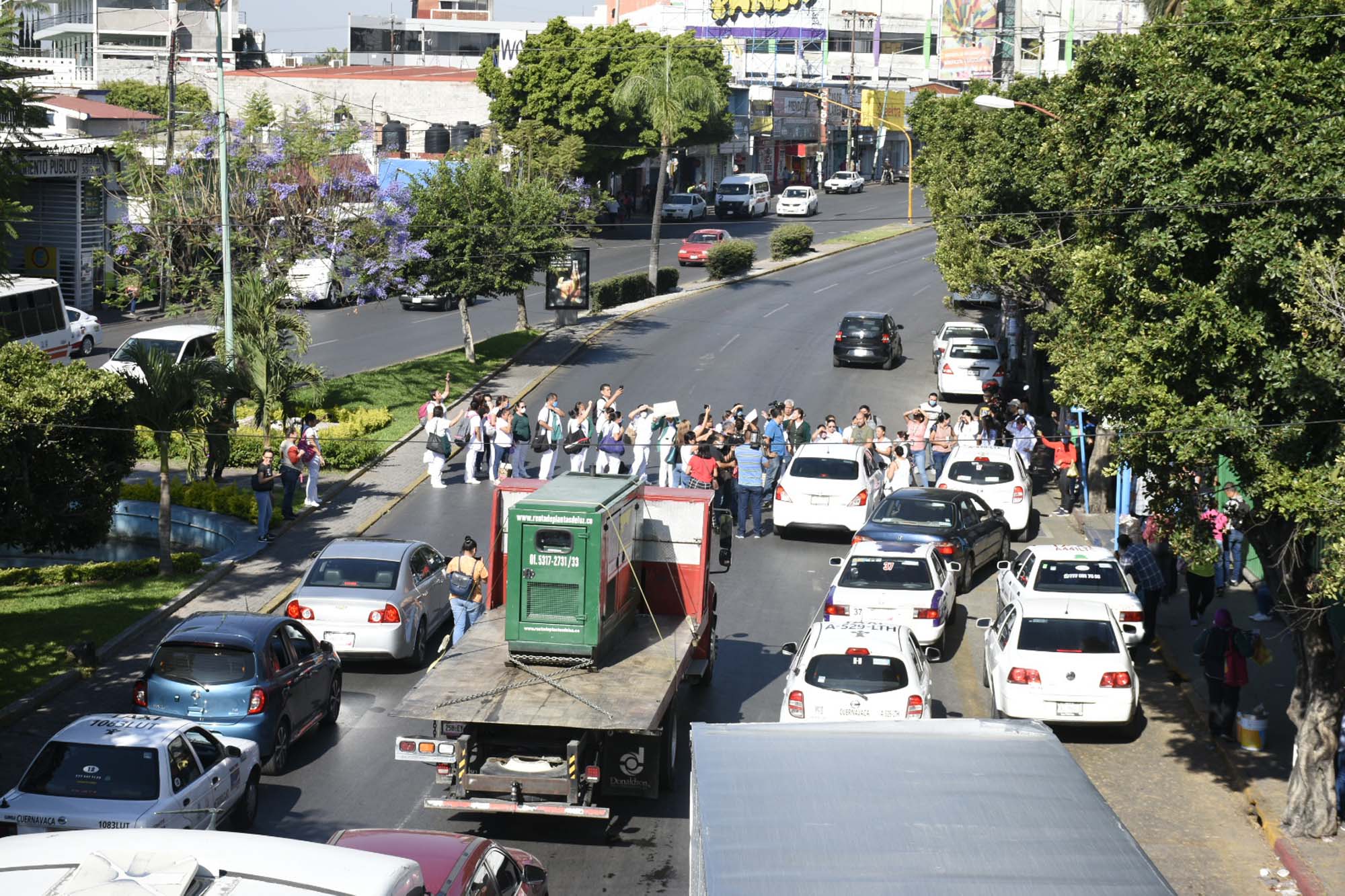 Médicos y enfermeras del IMSS en manifestación. Foto cortesía