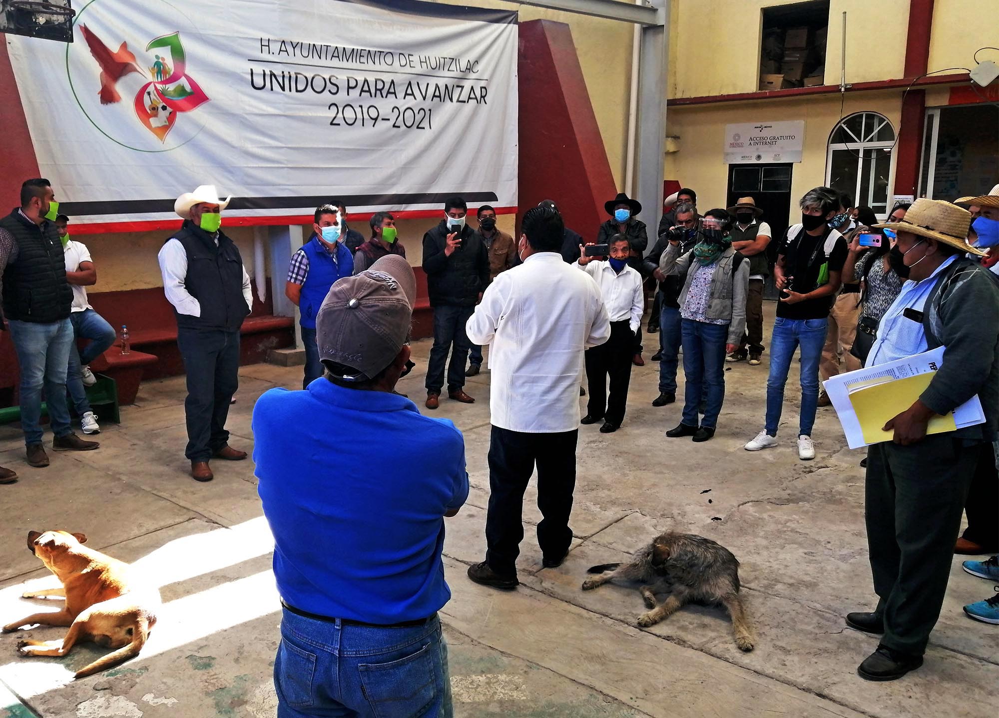 Huitzilac. Reunión productores y autoridades municipales. Foto Máximo Cerdio