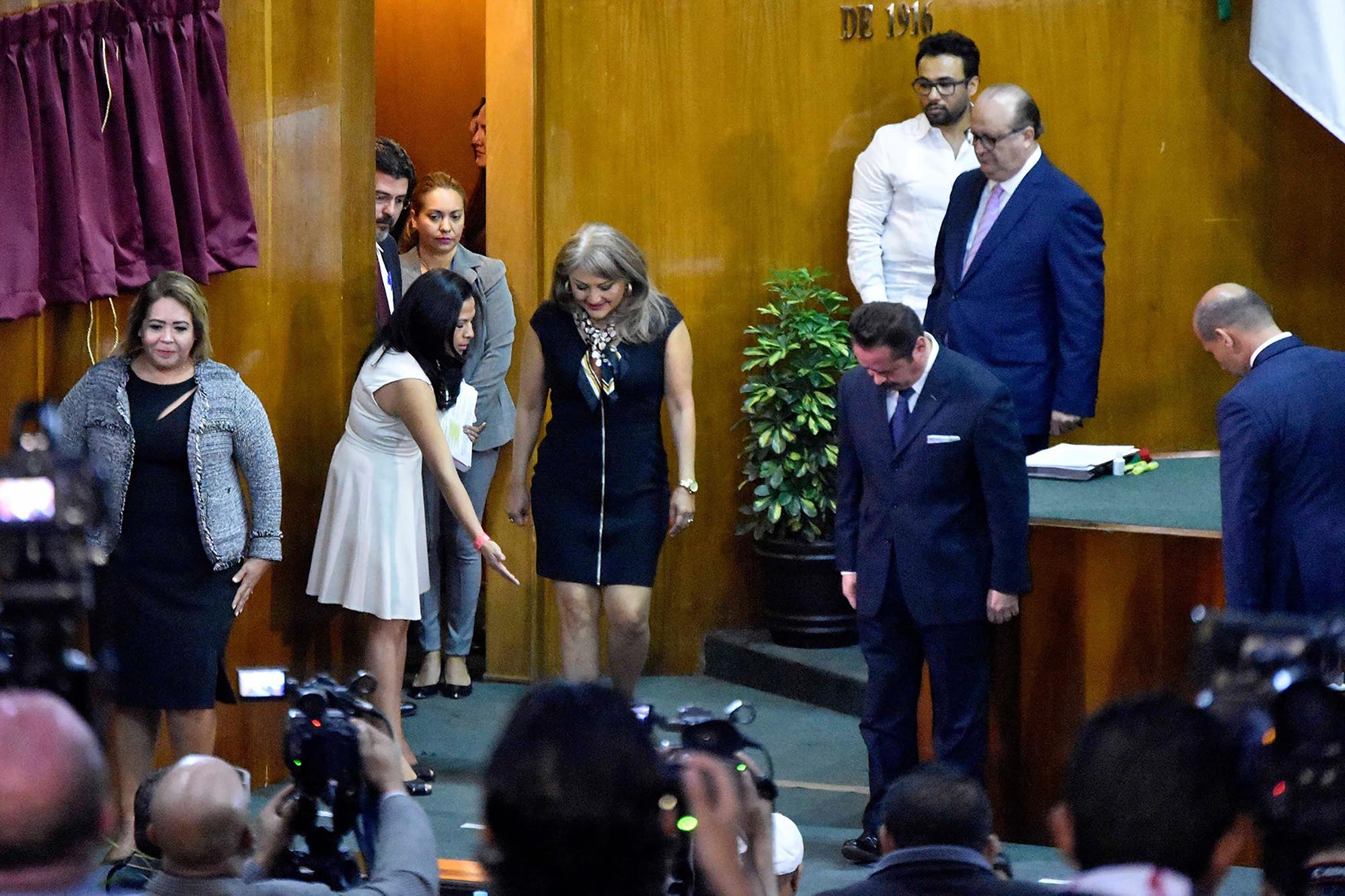 Graco Ramírez en ceremonia solemne en Congreso año 2016p