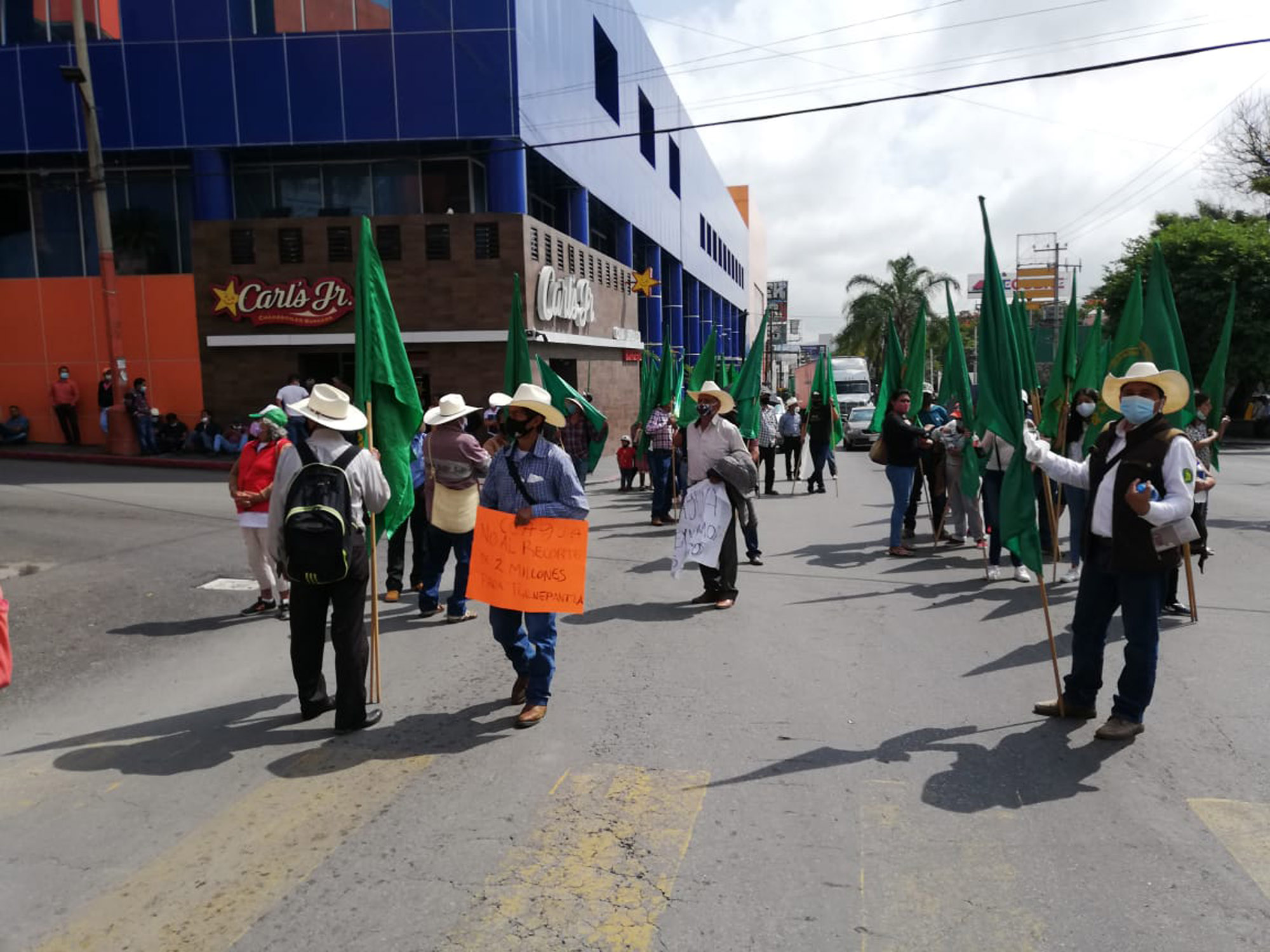 Integrantes de la Unión Nacional de Trabajadores Agrícolas en Plan de Ayala. Foto cortesía