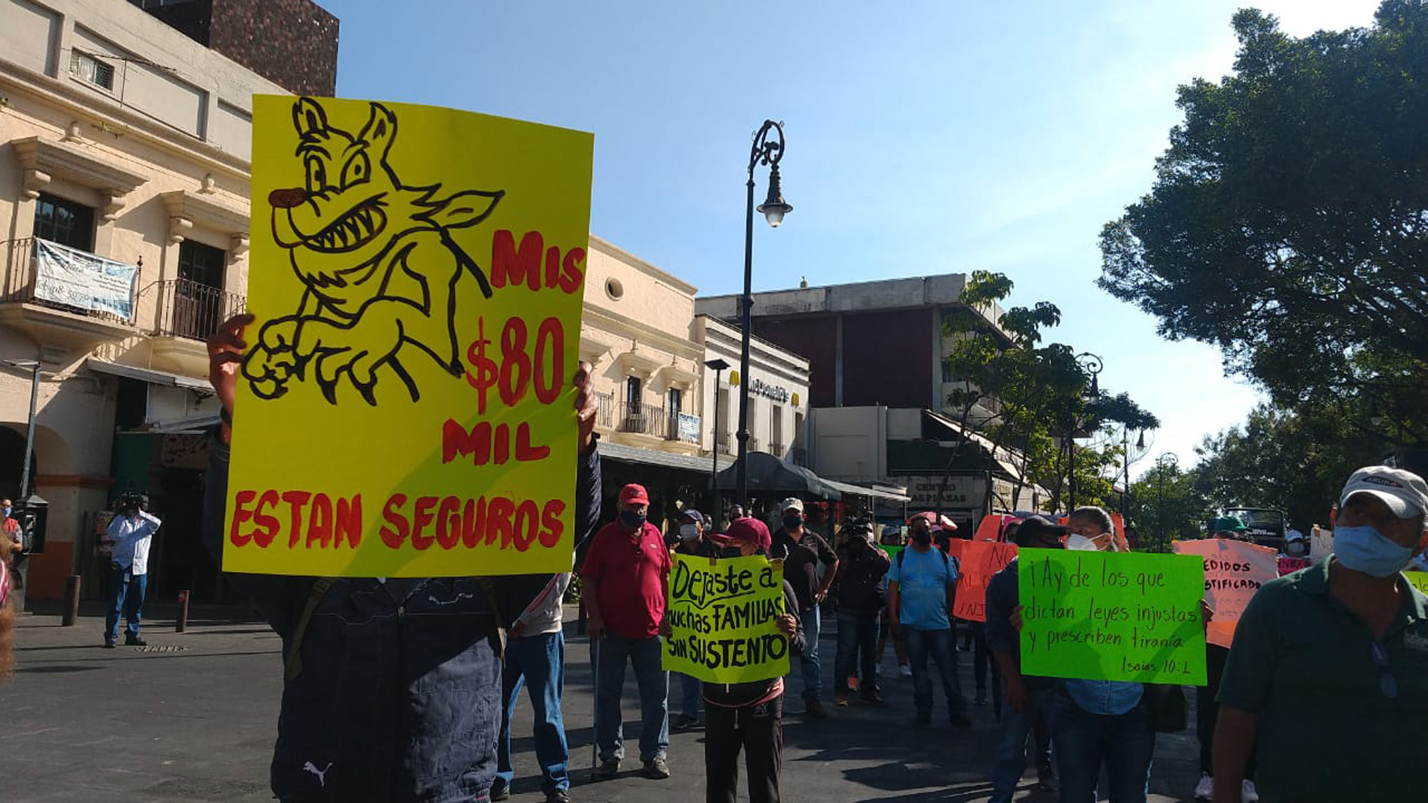 Manifestacion de ex trabajadores del Ayuntamiento de Cuernavaca. Foto cortesía