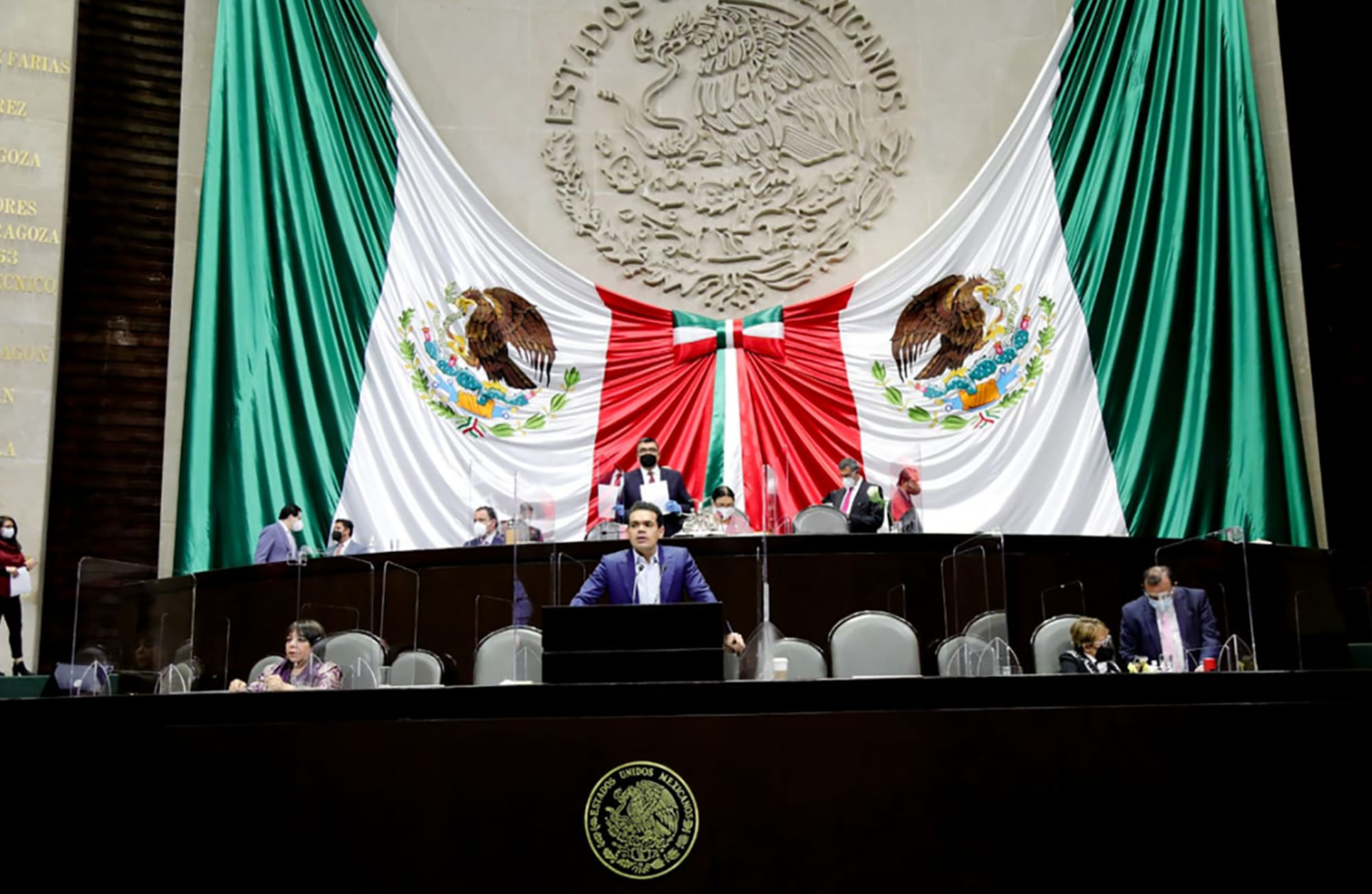 En la tribuna de San Lázaro 