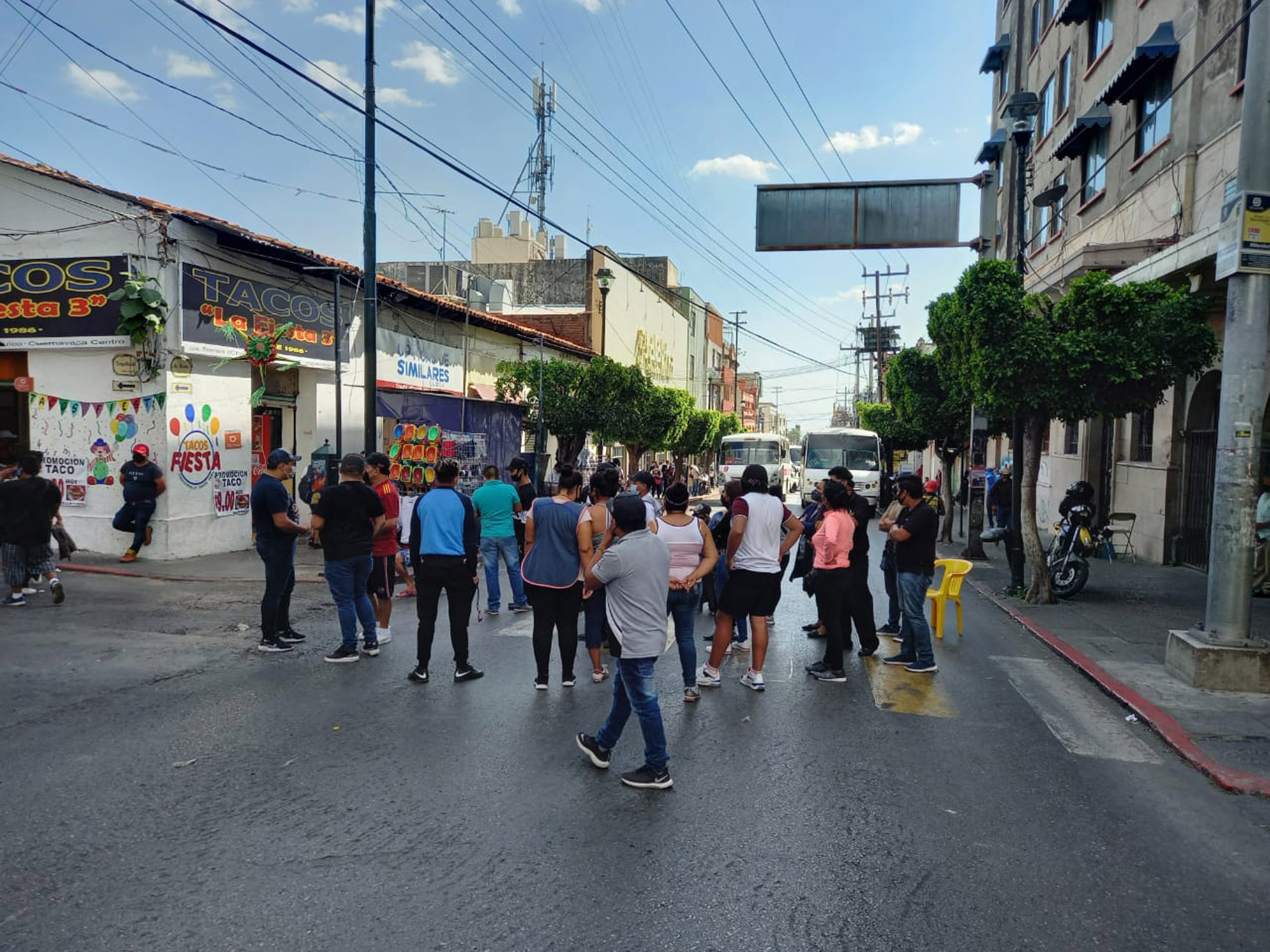 Comerciantes ambulantes en bloqueo. Foto cortesía