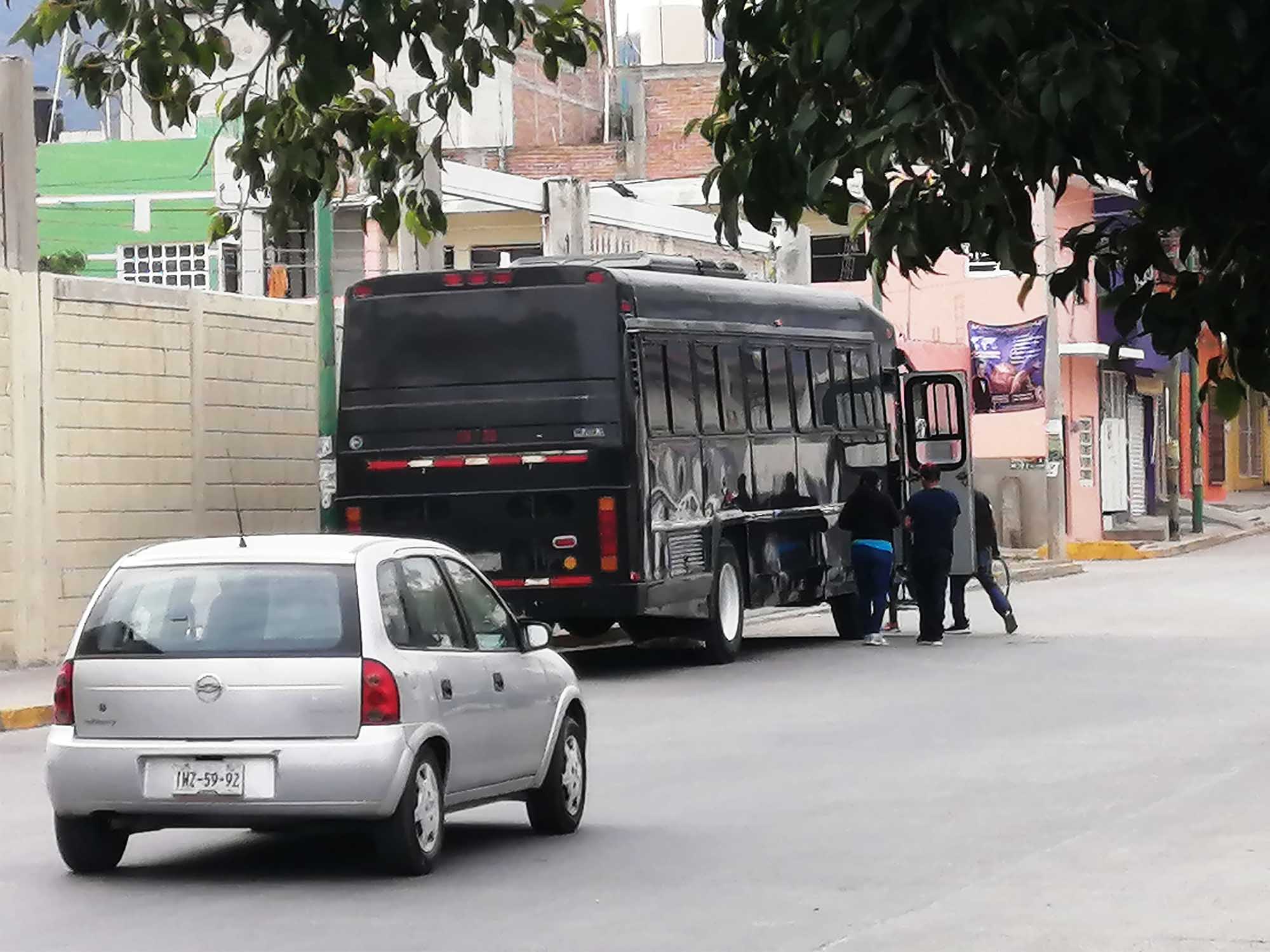 Autos y autobús