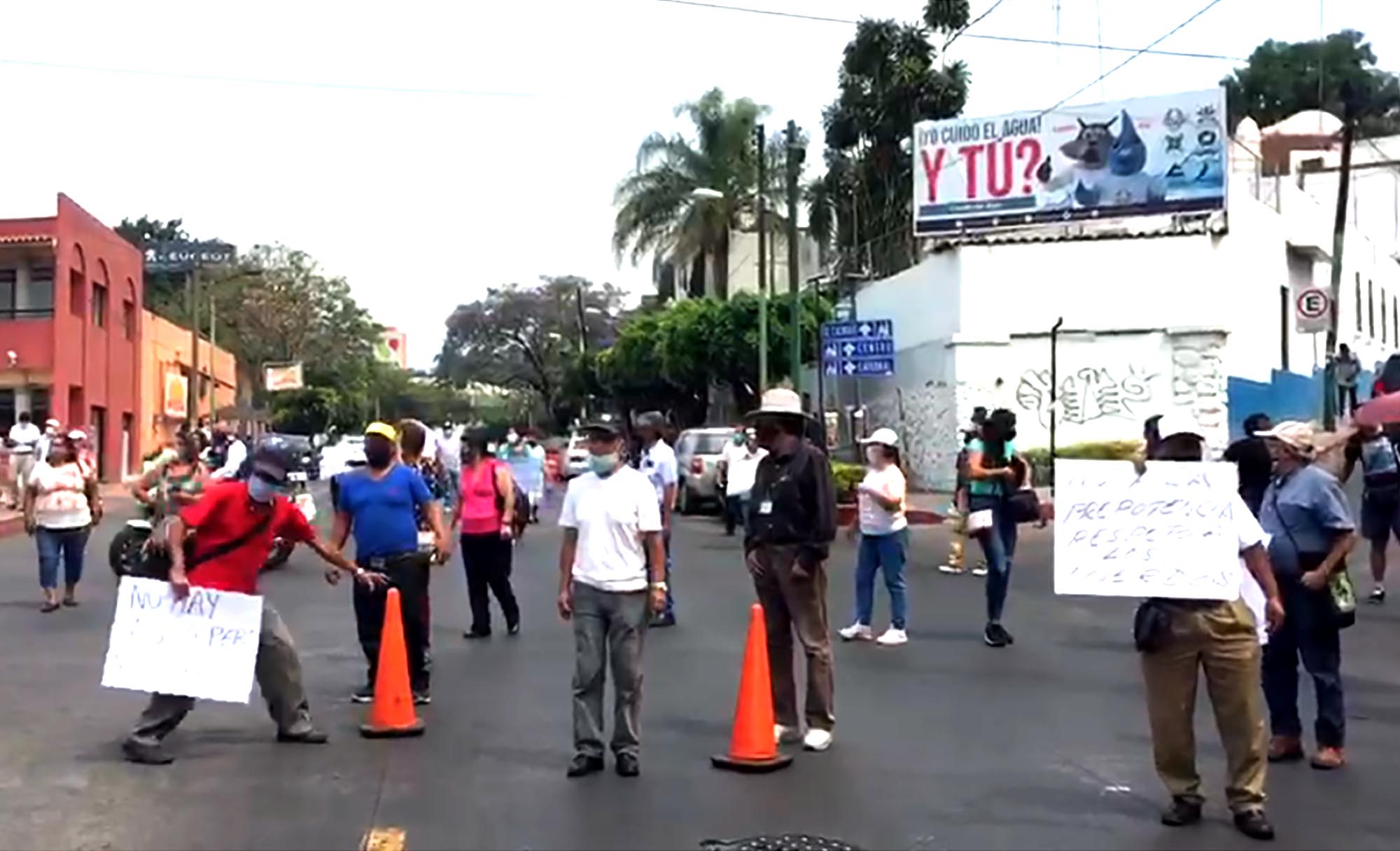 Bloqueo de avenida Morelos a la altura del SAPAC