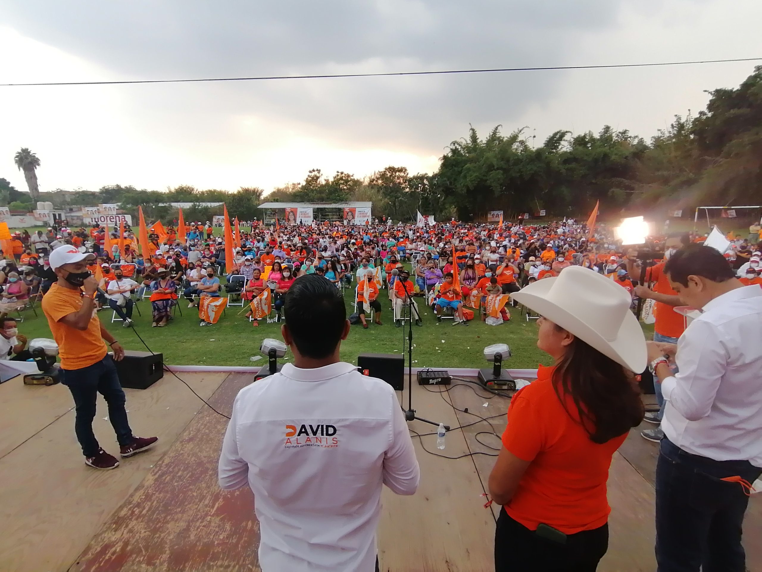 Gaby Gorostieta Lara en cierre de campaña 