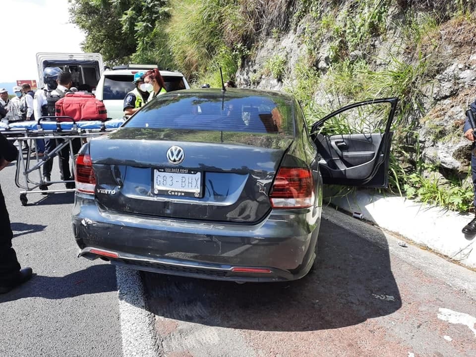 Auto de jóvenes baleados 
