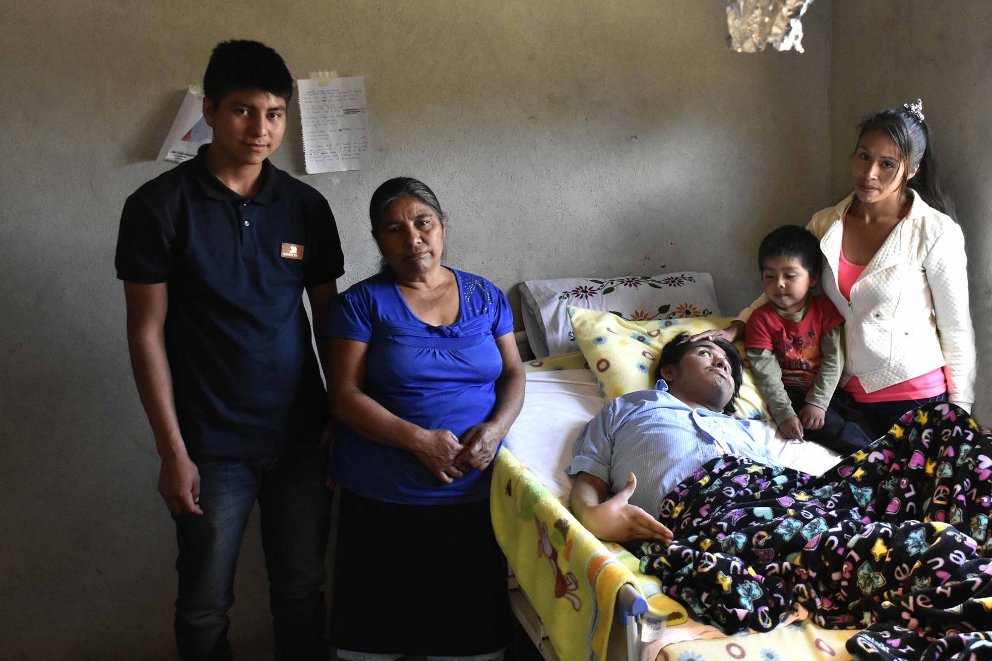 Lázaro y su familia en San Pedrito