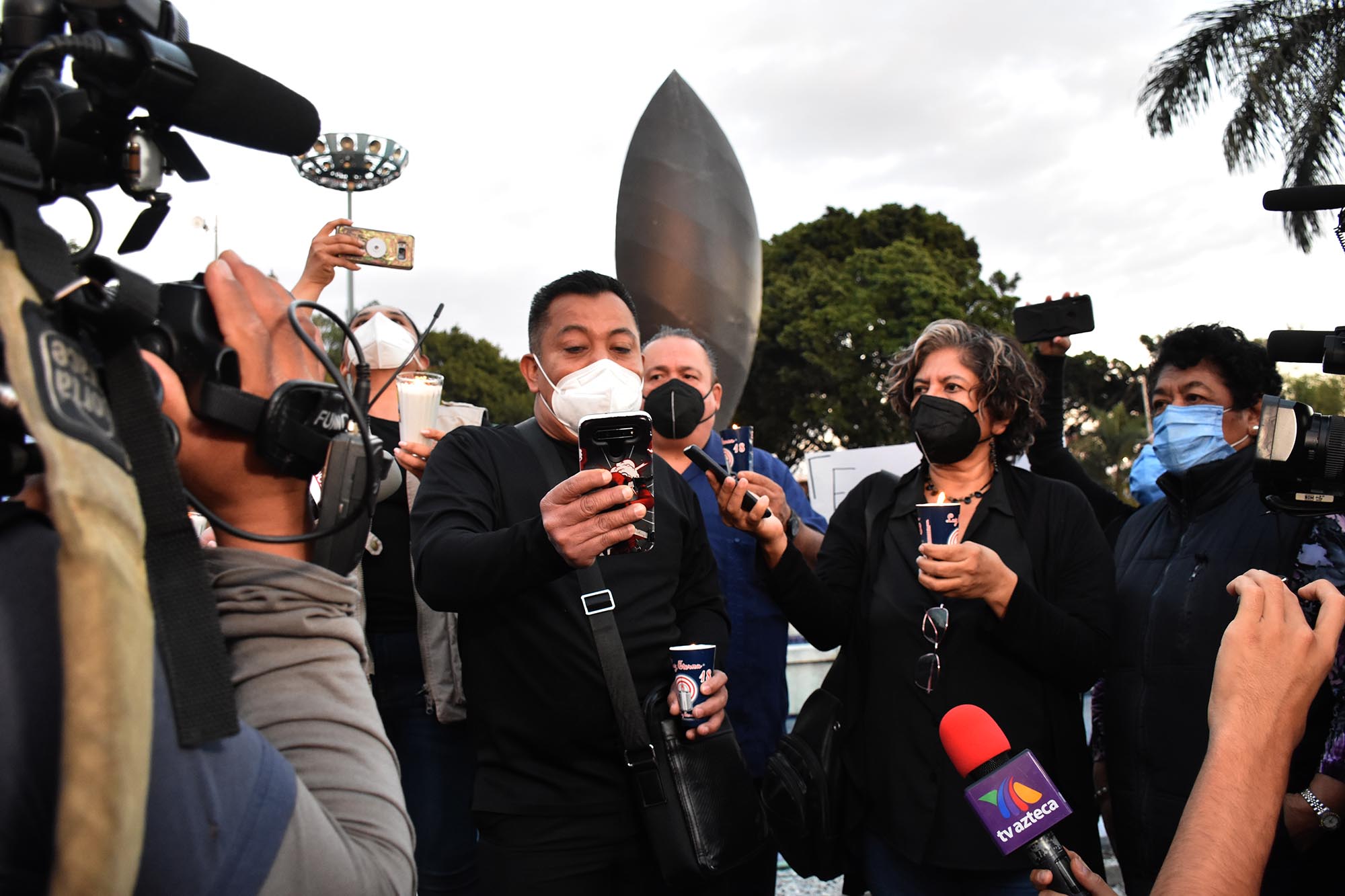 Periodista protestan en la Glorieta de la Paloma de la Paz