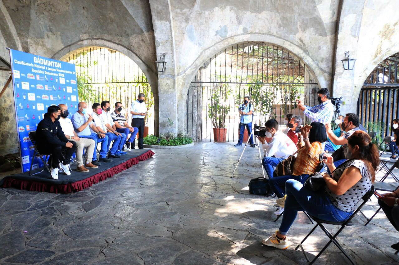 Aspecto anuncio torneo de bádminton