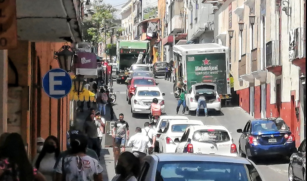 Centro de Cuernavaca y camión de basura 