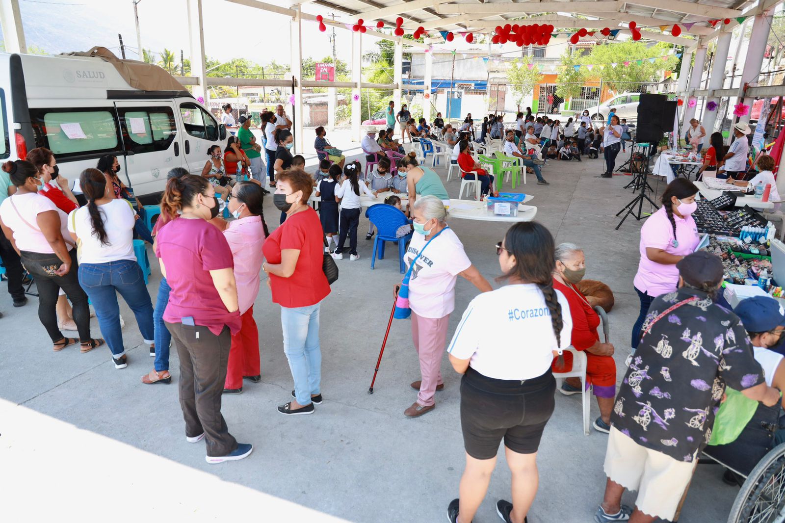 Apoya a la economía de las familias tlahuicas el "Día integral para el beneficio de tu salud”