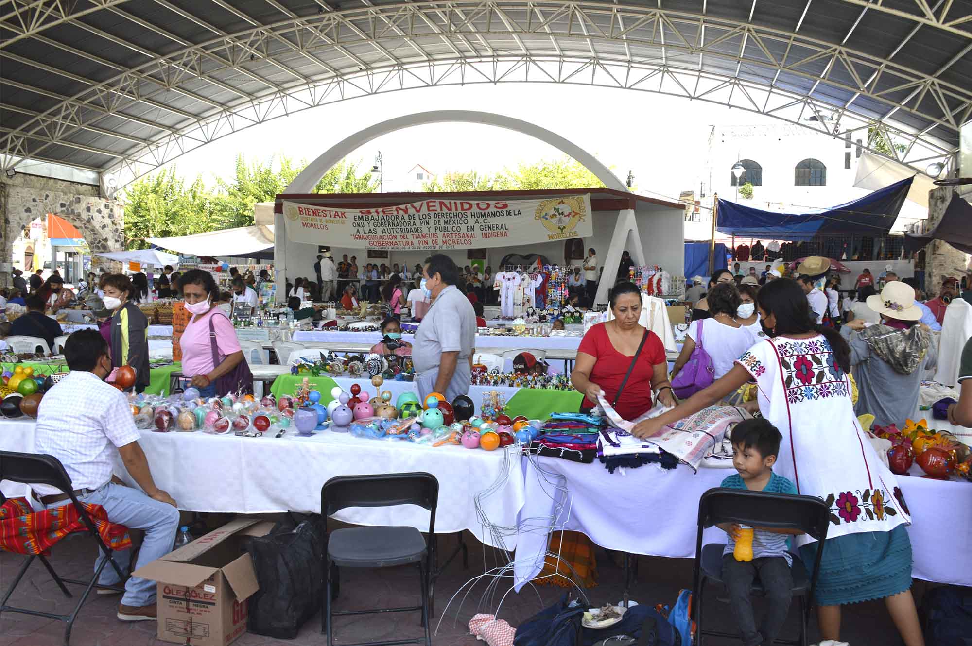 Aspecto Tianguis Artesanal Indígena