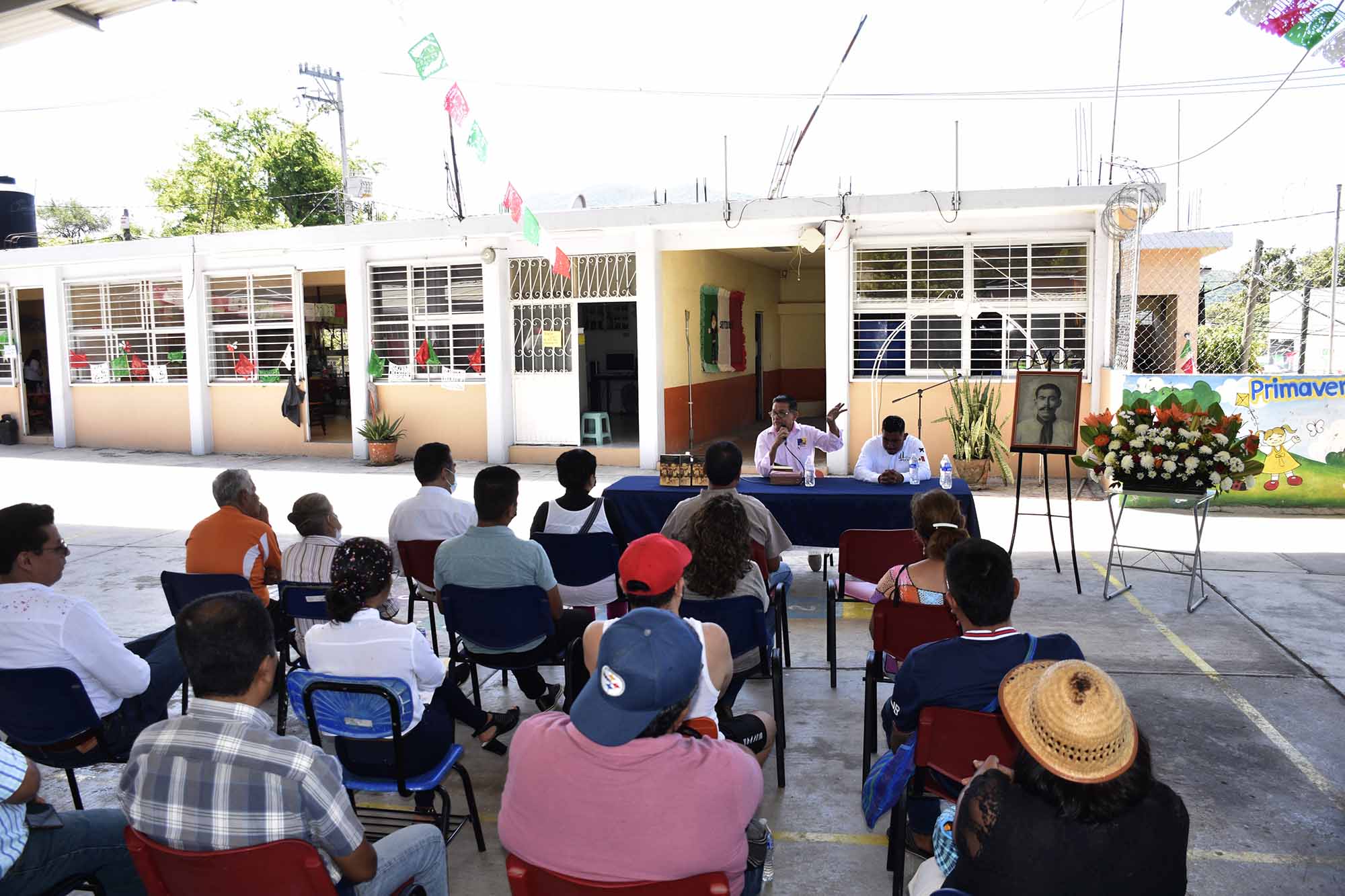 Agur Arredondo presentando Los Valientes de Zapata