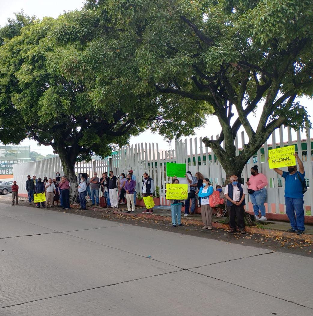 Protestan usuarios contra CFE