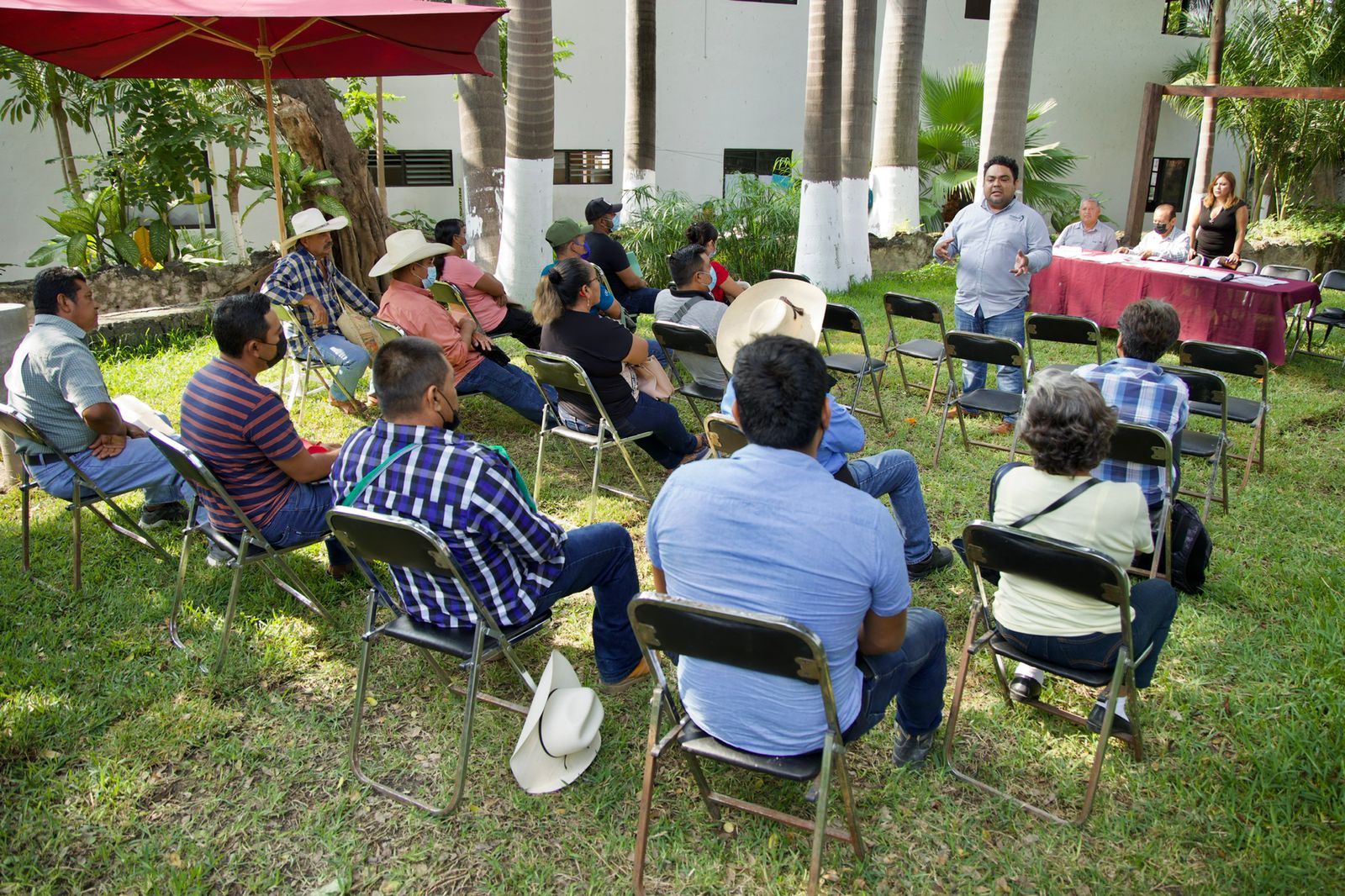 Reunión de funcionarios del Instituto Morelense de Procesos Electorales y Participación Ciudadana y ayudantes municipales