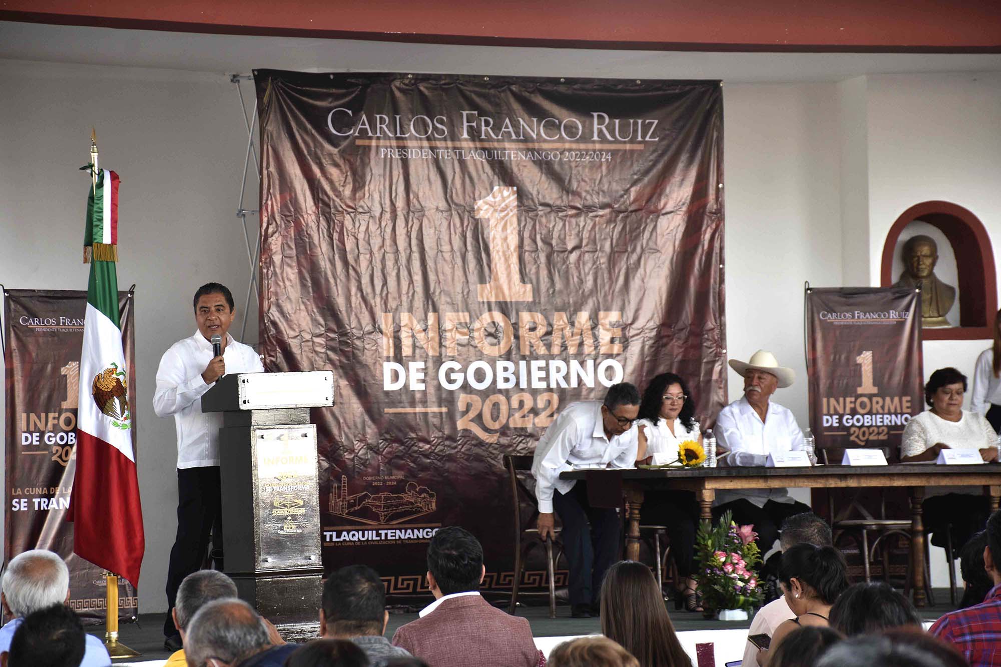 Carlos Franco en su informe