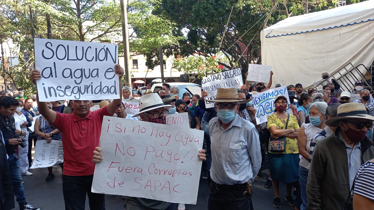 Manifestantes en Plaza de Armas 