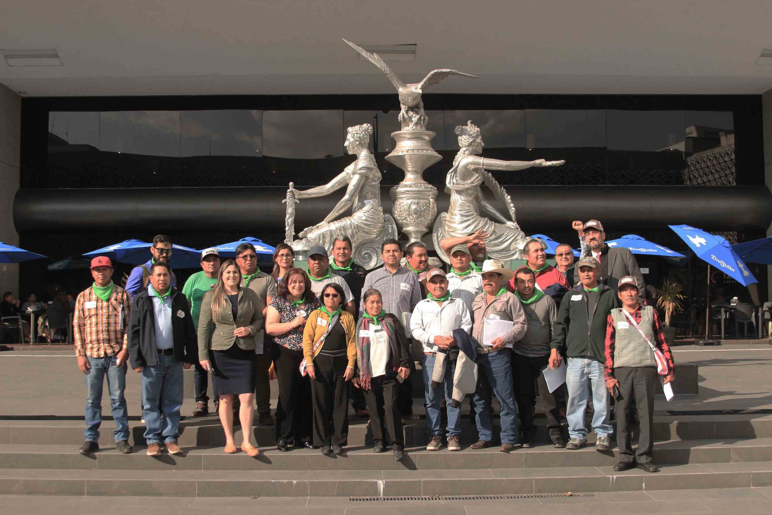 Con migrantes trabajadores del campo